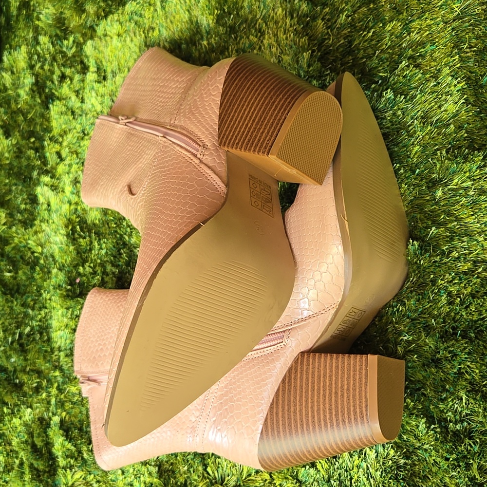 Women's Pink Western Ankle Boots - Picture 2 of 7